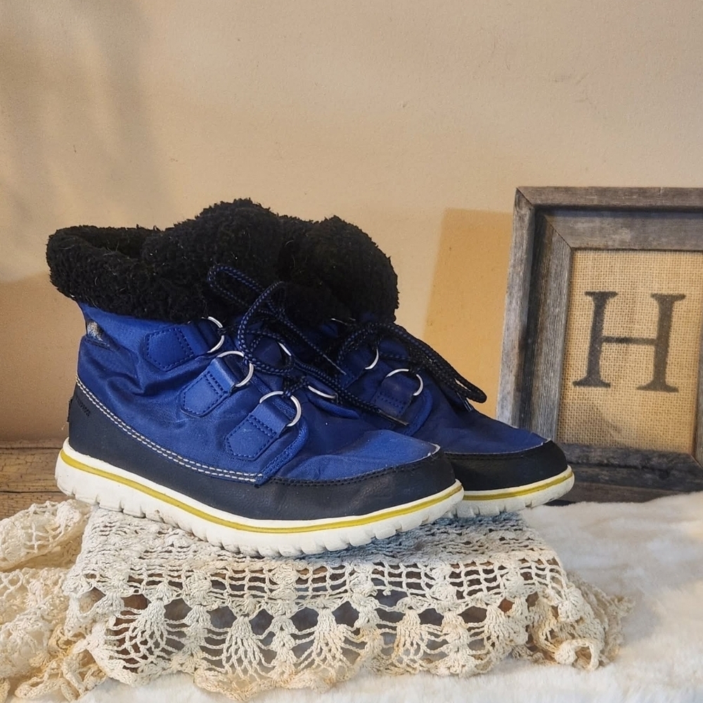 Sorel Blue and Black Winter Boots